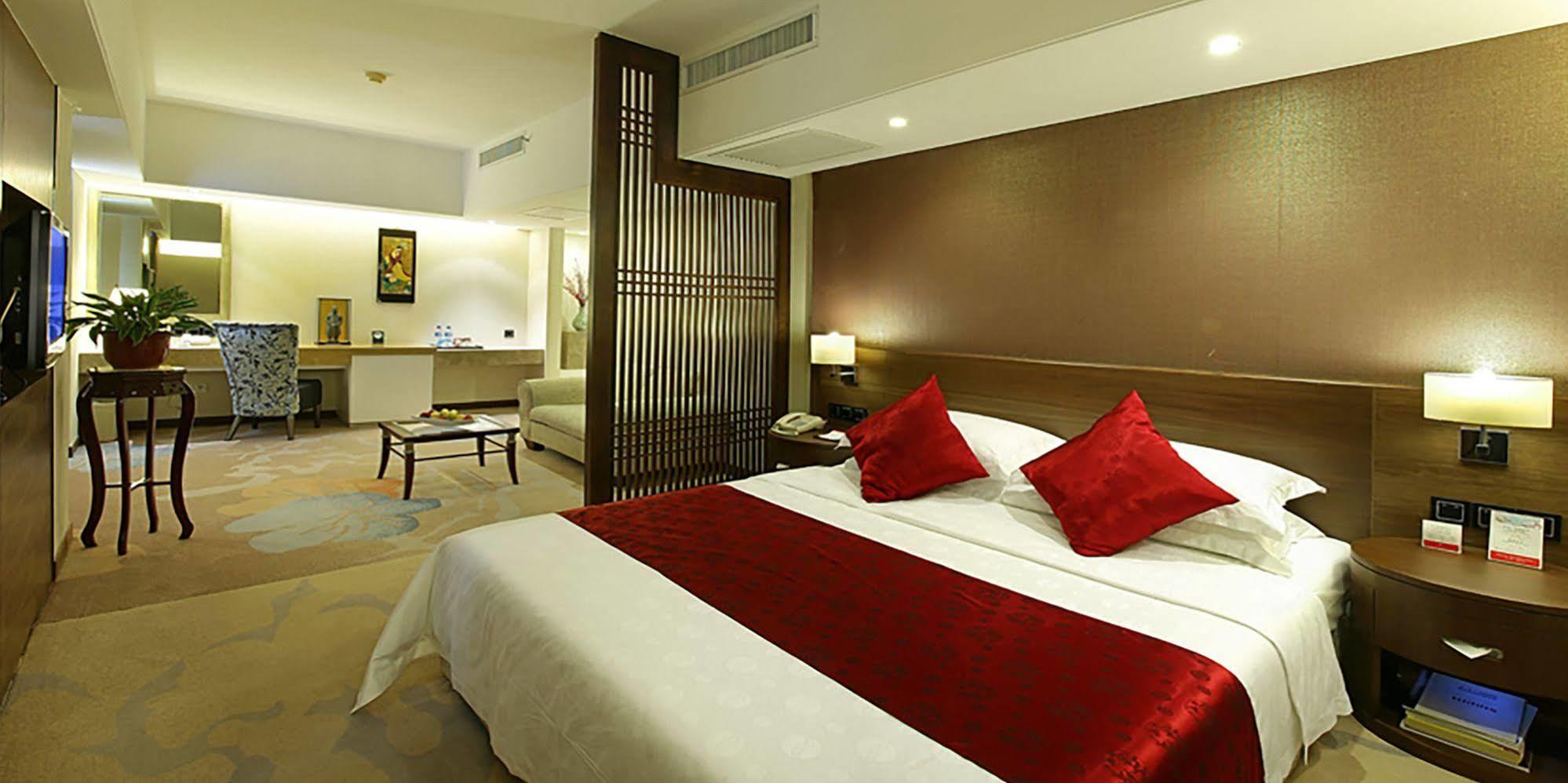 Ramada Hotel Xiamen Esterno foto